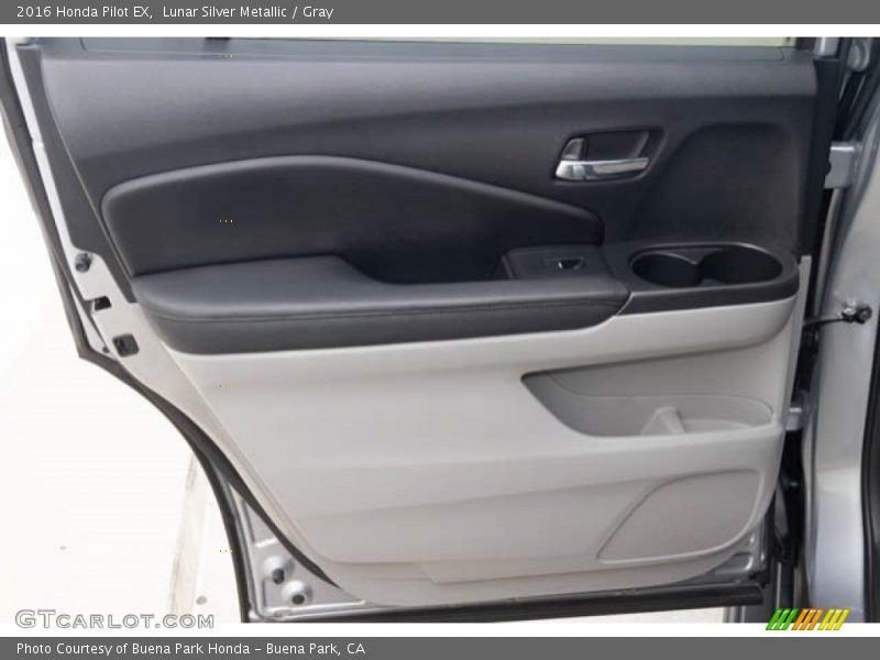 Lunar Silver Metallic / Gray 2016 Honda Pilot EX