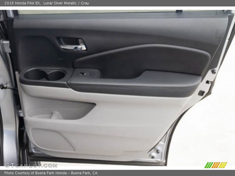 Lunar Silver Metallic / Gray 2016 Honda Pilot EX