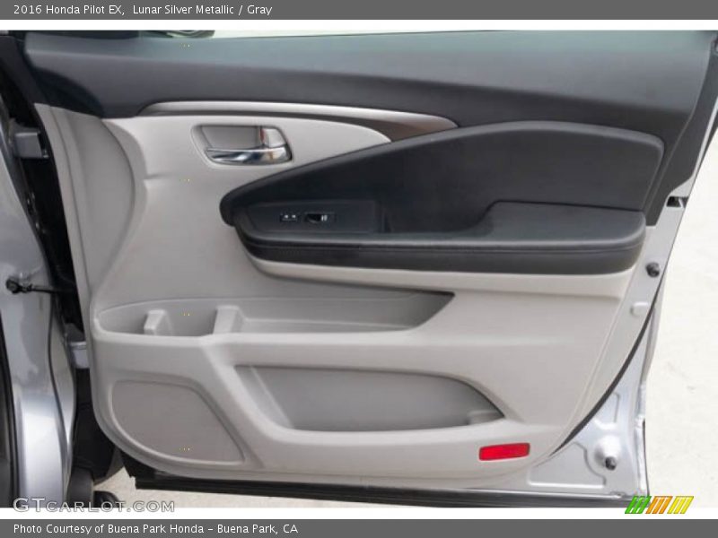 Lunar Silver Metallic / Gray 2016 Honda Pilot EX