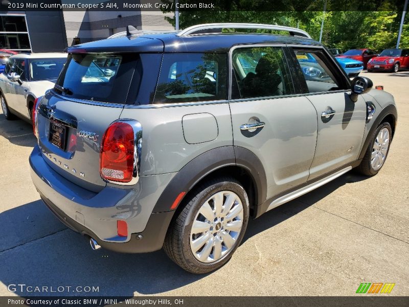 Moonwalk Grey / Carbon Black 2019 Mini Countryman Cooper S All4