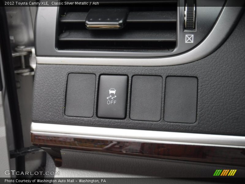 Classic Silver Metallic / Ash 2012 Toyota Camry XLE