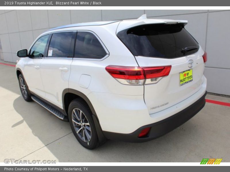 Blizzard Pearl White / Black 2019 Toyota Highlander XLE