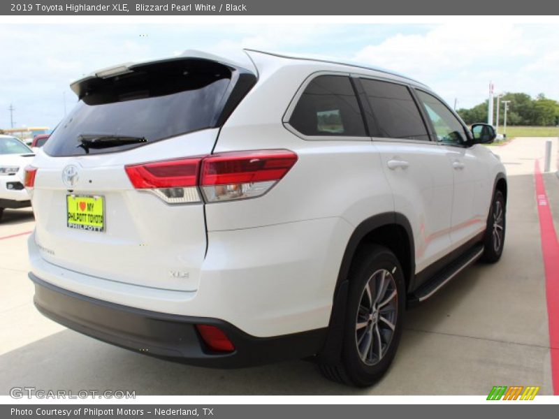 Blizzard Pearl White / Black 2019 Toyota Highlander XLE