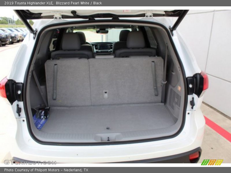 Blizzard Pearl White / Black 2019 Toyota Highlander XLE