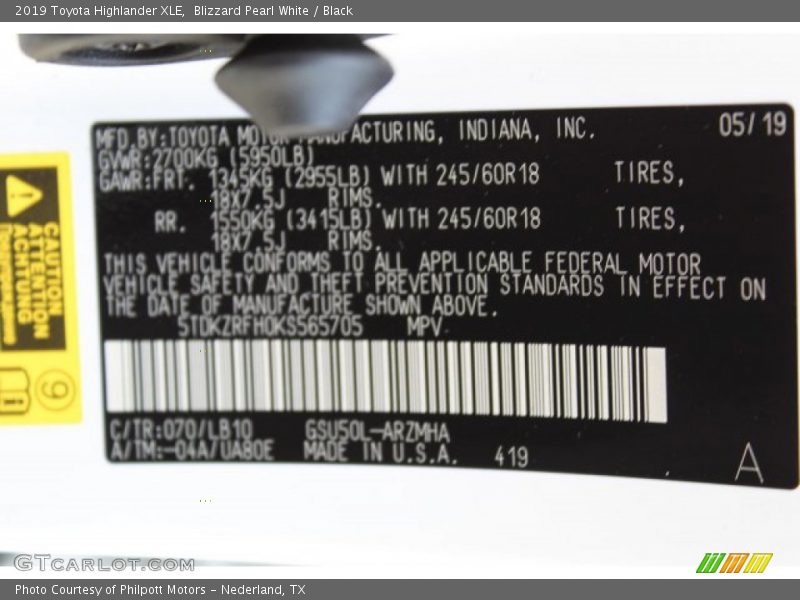 Blizzard Pearl White / Black 2019 Toyota Highlander XLE
