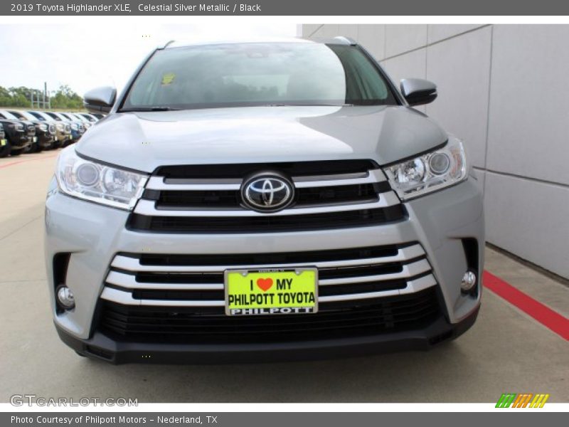 Celestial Silver Metallic / Black 2019 Toyota Highlander XLE