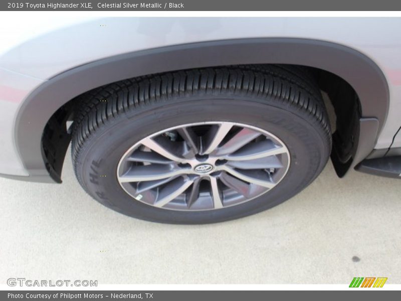 Celestial Silver Metallic / Black 2019 Toyota Highlander XLE