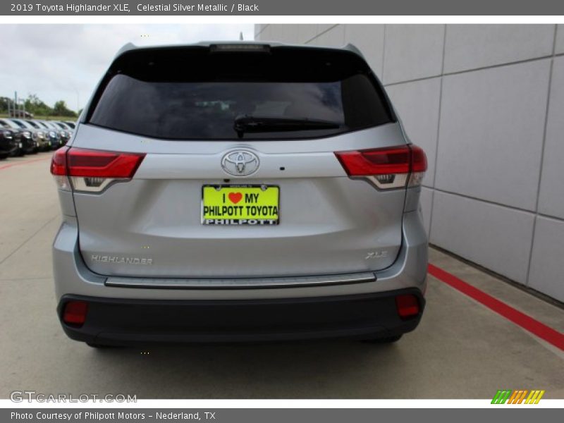 Celestial Silver Metallic / Black 2019 Toyota Highlander XLE