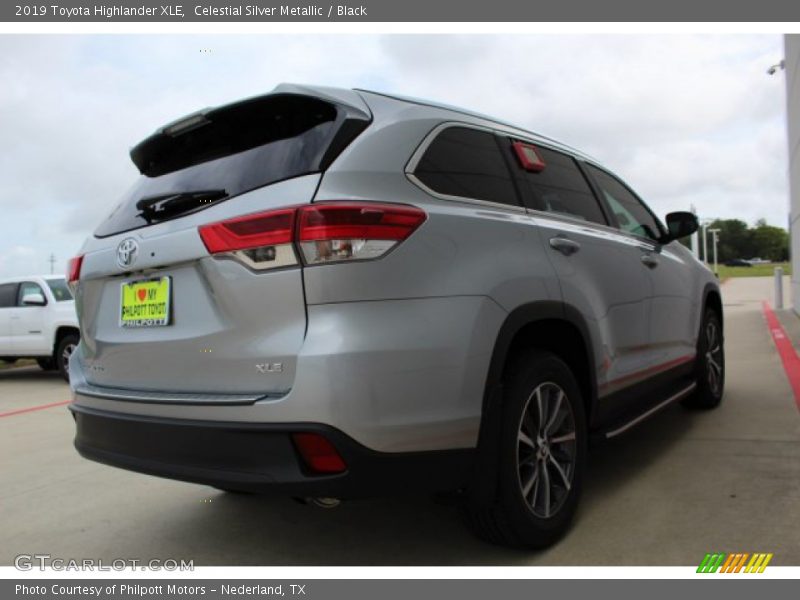 Celestial Silver Metallic / Black 2019 Toyota Highlander XLE