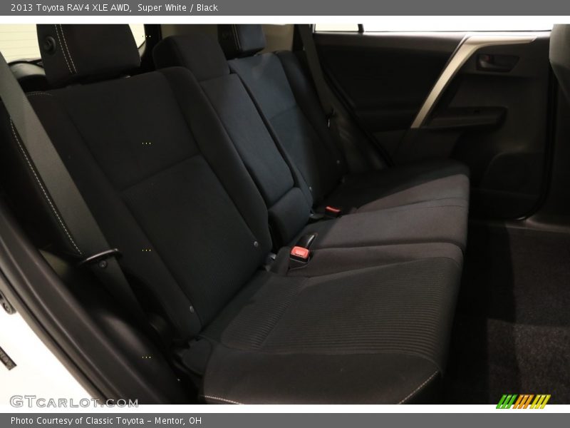 Super White / Black 2013 Toyota RAV4 XLE AWD