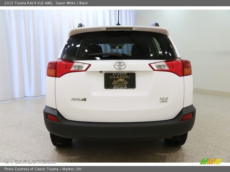 Super White / Black 2013 Toyota RAV4 XLE AWD