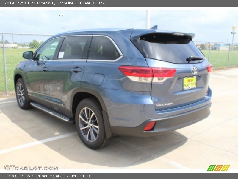 Shoreline Blue Pearl / Black 2019 Toyota Highlander XLE