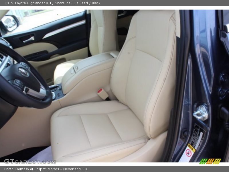 Shoreline Blue Pearl / Black 2019 Toyota Highlander XLE