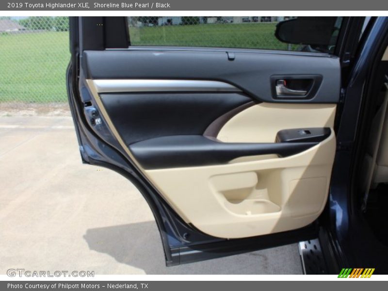 Shoreline Blue Pearl / Black 2019 Toyota Highlander XLE