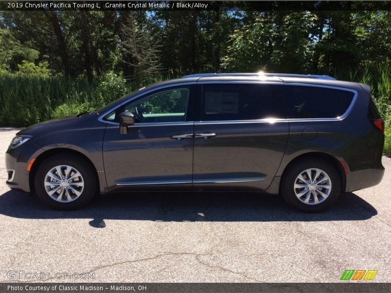 Granite Crystal Metallic / Black/Alloy 2019 Chrysler Pacifica Touring L