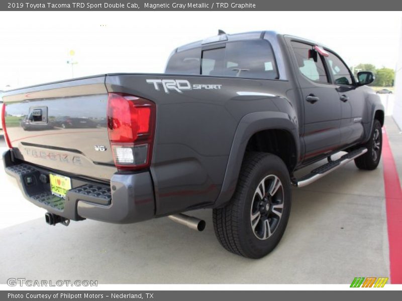 Magnetic Gray Metallic / TRD Graphite 2019 Toyota Tacoma TRD Sport Double Cab