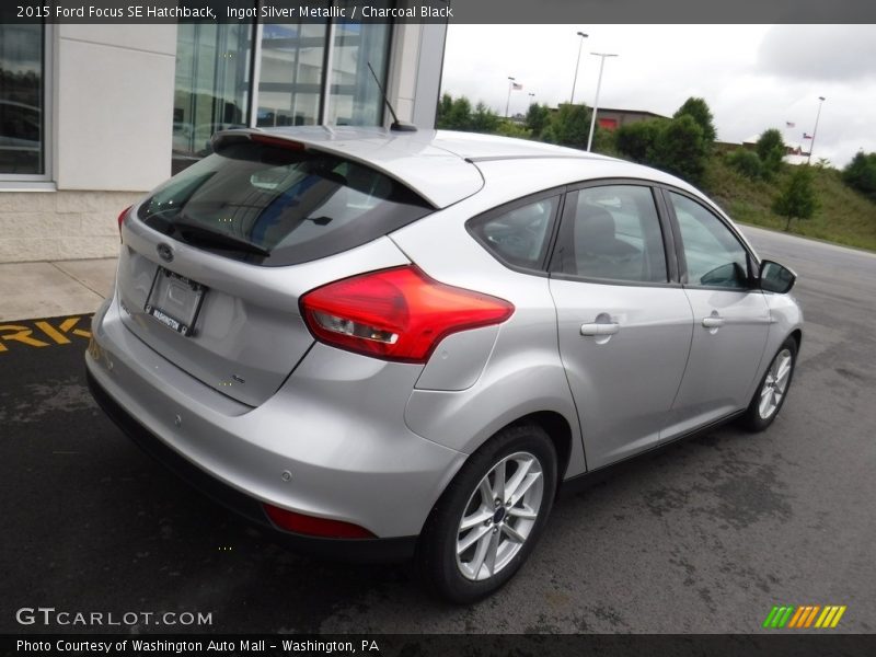Ingot Silver Metallic / Charcoal Black 2015 Ford Focus SE Hatchback