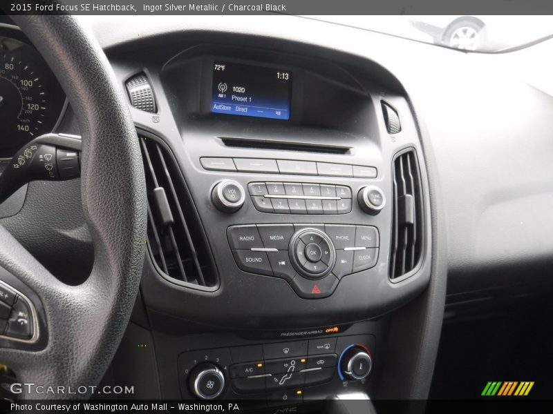 Ingot Silver Metallic / Charcoal Black 2015 Ford Focus SE Hatchback