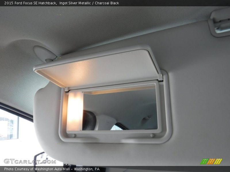 Ingot Silver Metallic / Charcoal Black 2015 Ford Focus SE Hatchback