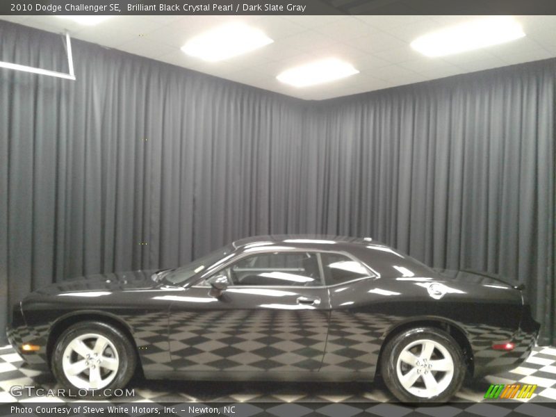 Brilliant Black Crystal Pearl / Dark Slate Gray 2010 Dodge Challenger SE