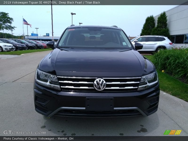 Deep Black Pearl / Titan Black 2019 Volkswagen Tiguan SE 4MOTION