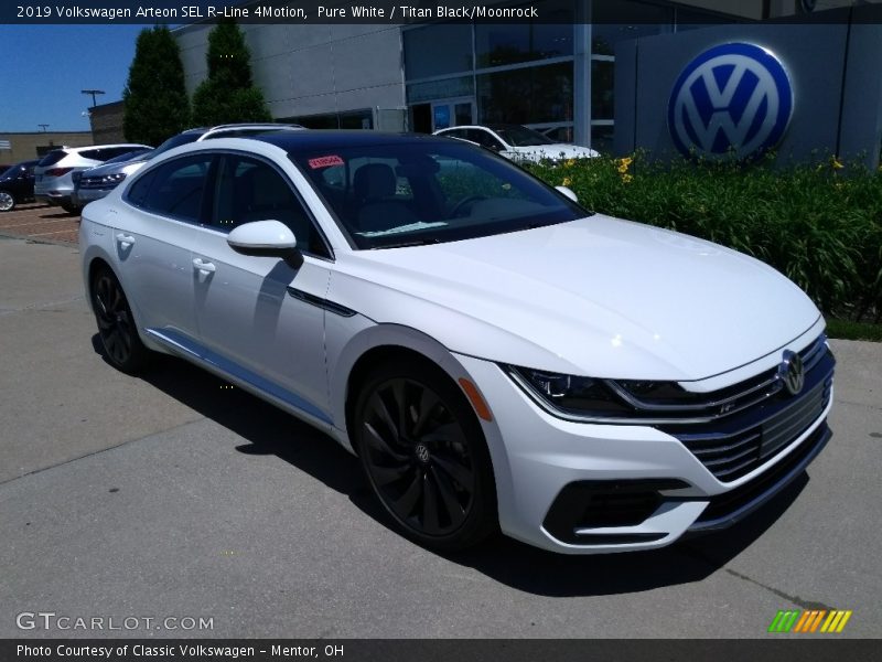 Front 3/4 View of 2019 Arteon SEL R-Line 4Motion
