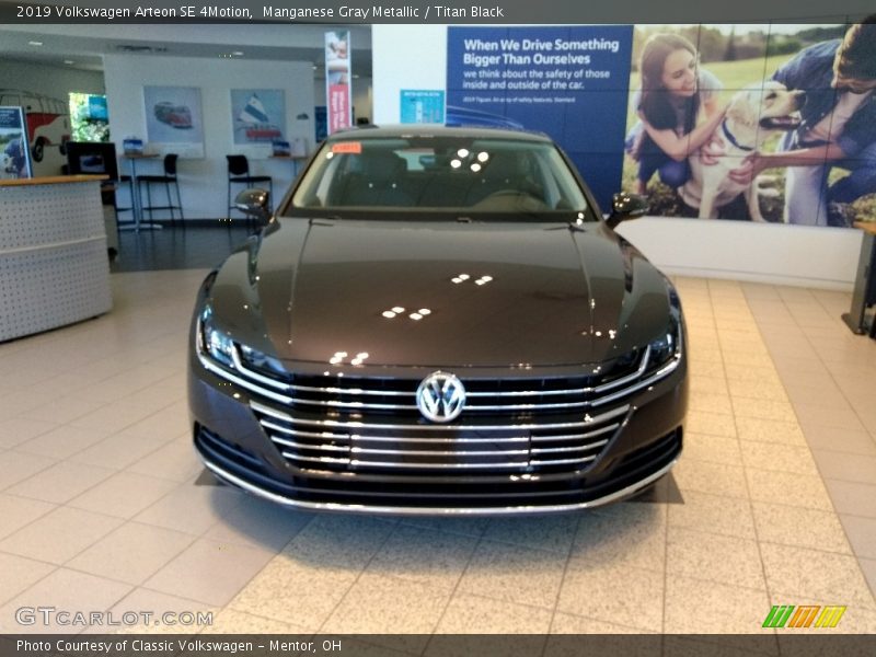 Manganese Gray Metallic / Titan Black 2019 Volkswagen Arteon SE 4Motion