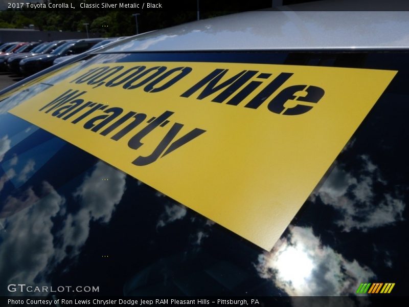 Classic Silver Metalic / Black 2017 Toyota Corolla L
