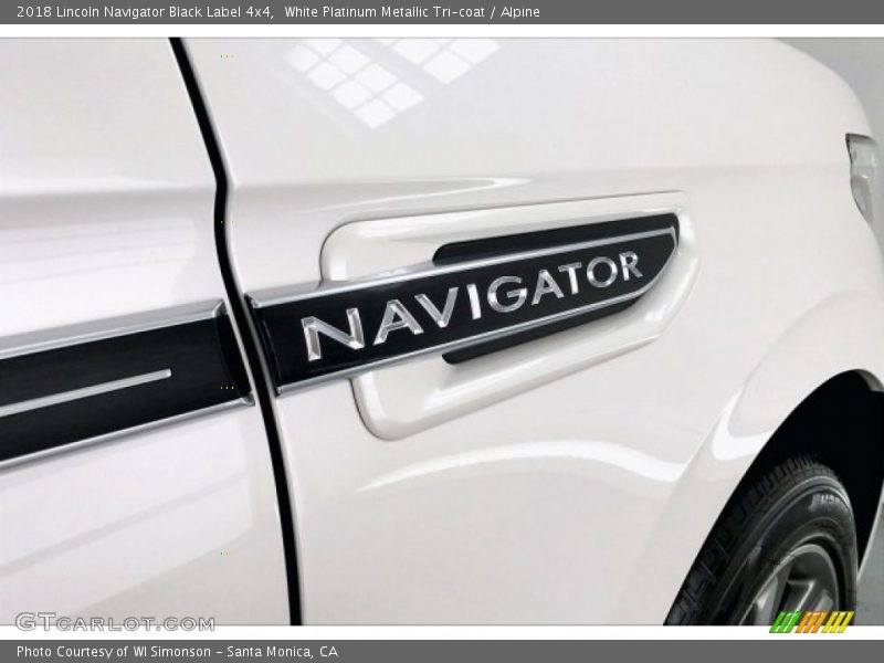 White Platinum Metallic Tri-coat / Alpine 2018 Lincoln Navigator Black Label 4x4