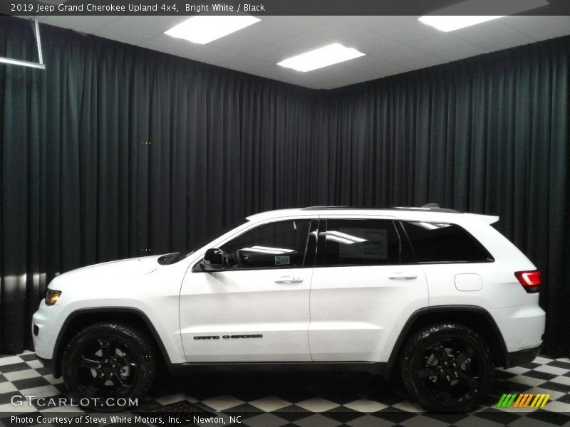 Bright White / Black 2019 Jeep Grand Cherokee Upland 4x4