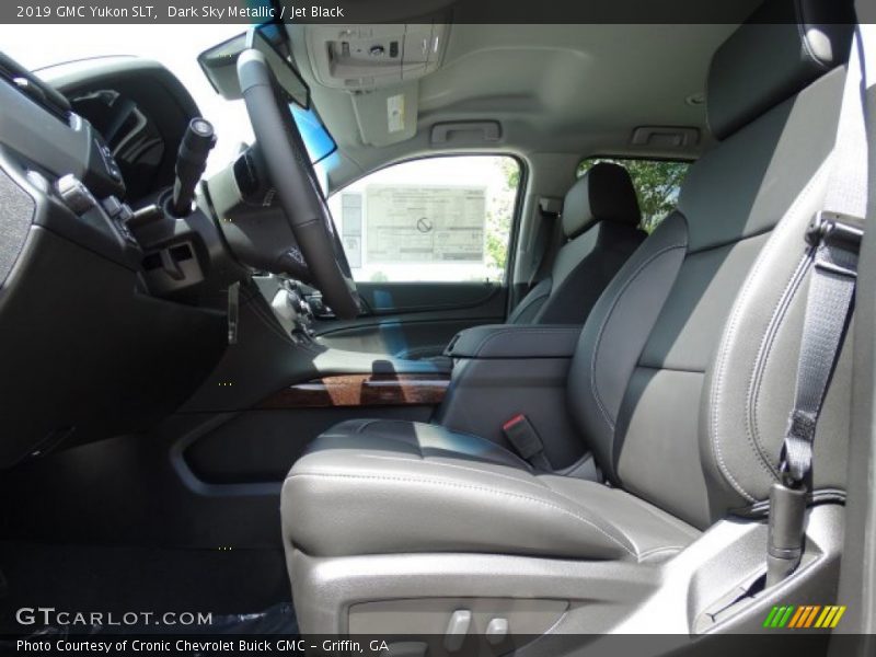 Front Seat of 2019 Yukon SLT