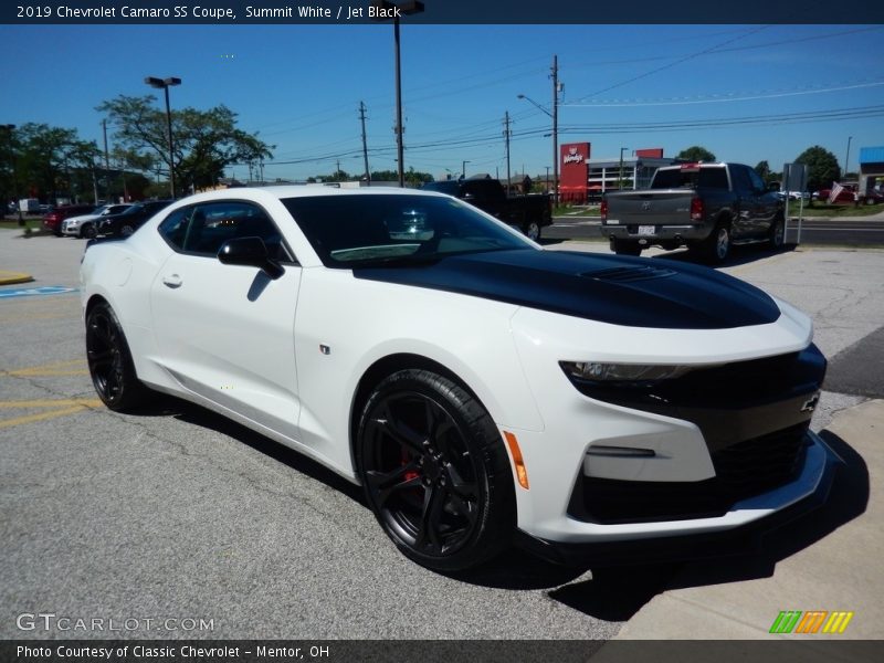 Front 3/4 View of 2019 Camaro SS Coupe