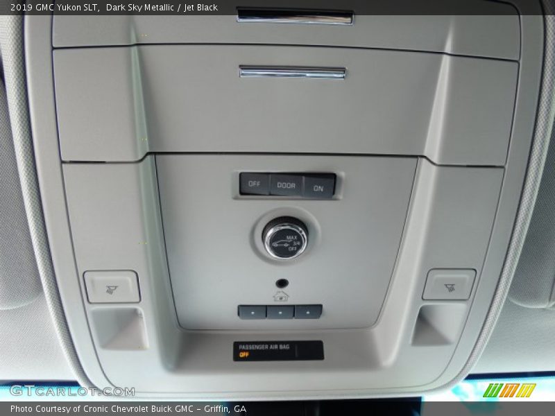 Controls of 2019 Yukon SLT