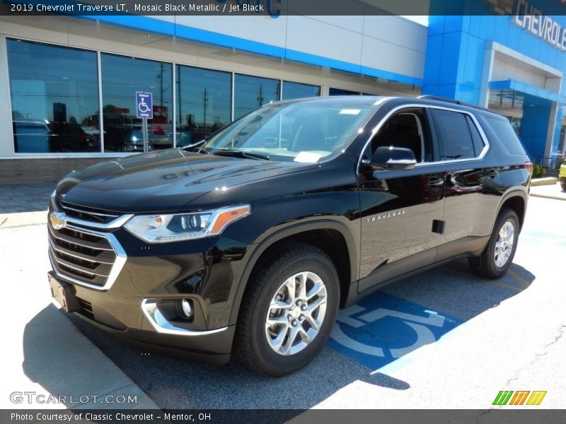 Mosaic Black Metallic / Jet Black 2019 Chevrolet Traverse LT