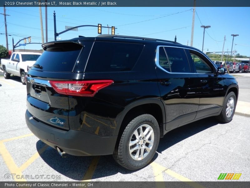 Mosaic Black Metallic / Jet Black 2019 Chevrolet Traverse LT
