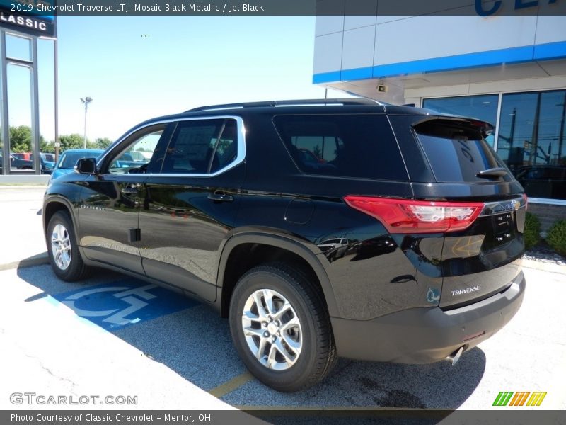 Mosaic Black Metallic / Jet Black 2019 Chevrolet Traverse LT