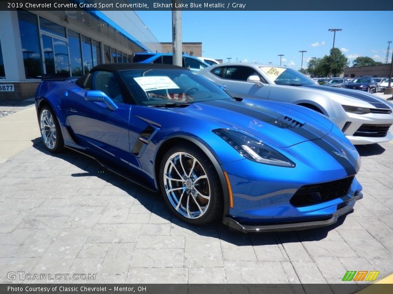 Front 3/4 View of 2019 Corvette Grand Sport Convertible