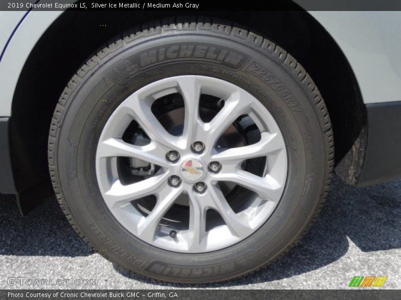 Silver Ice Metallic / Medium Ash Gray 2019 Chevrolet Equinox LS