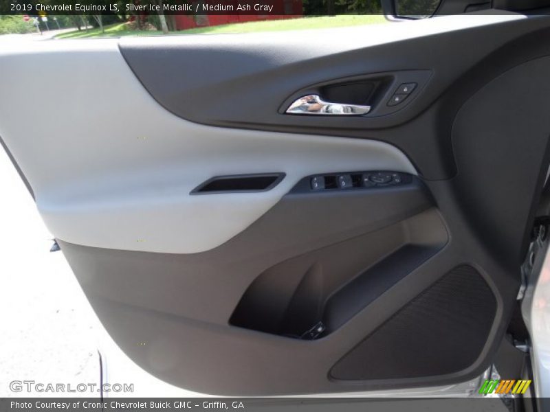 Silver Ice Metallic / Medium Ash Gray 2019 Chevrolet Equinox LS