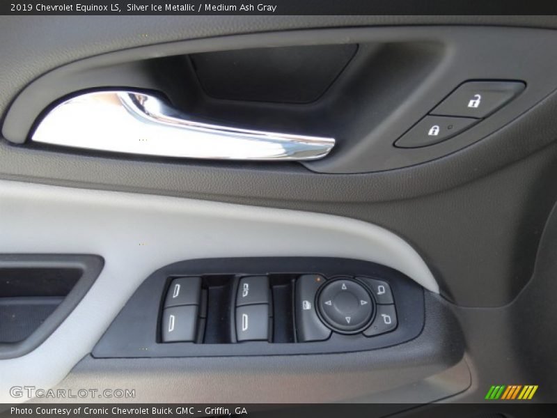 Silver Ice Metallic / Medium Ash Gray 2019 Chevrolet Equinox LS
