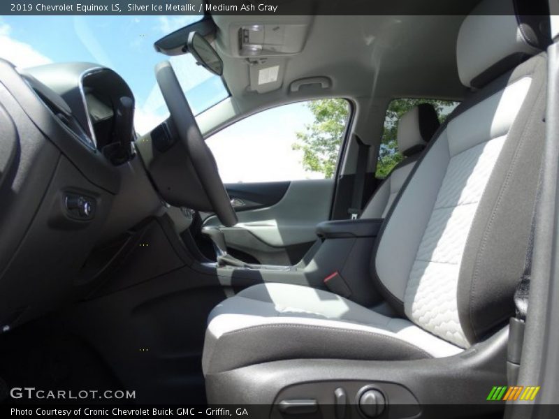 Silver Ice Metallic / Medium Ash Gray 2019 Chevrolet Equinox LS
