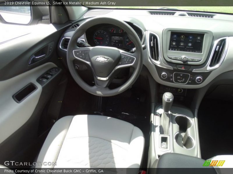 Silver Ice Metallic / Medium Ash Gray 2019 Chevrolet Equinox LS