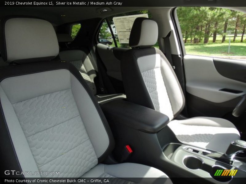 Silver Ice Metallic / Medium Ash Gray 2019 Chevrolet Equinox LS