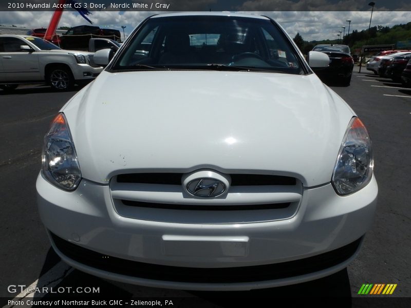 Nordic White / Gray 2010 Hyundai Accent GS 3 Door