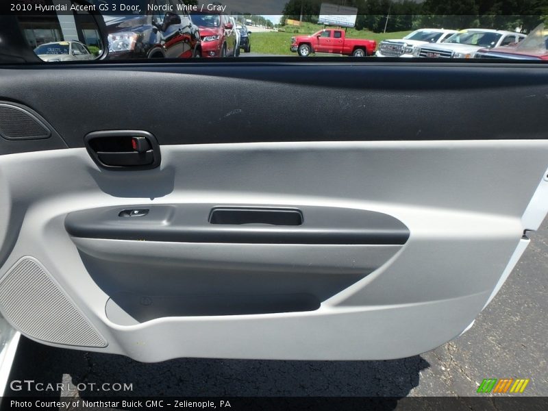 Nordic White / Gray 2010 Hyundai Accent GS 3 Door