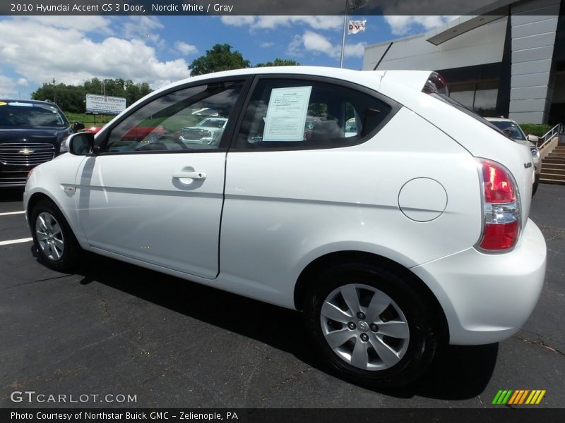 Nordic White / Gray 2010 Hyundai Accent GS 3 Door