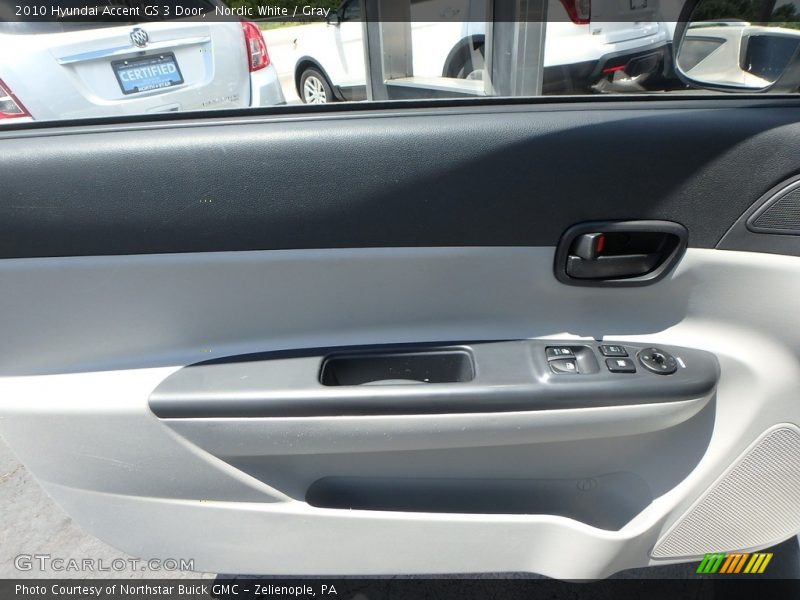 Nordic White / Gray 2010 Hyundai Accent GS 3 Door