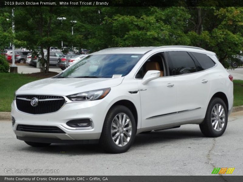 Front 3/4 View of 2019 Enclave Premium