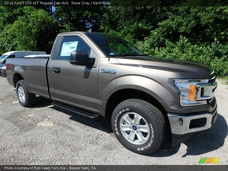 Front 3/4 View of 2019 F150 XLT Regular Cab 4x4