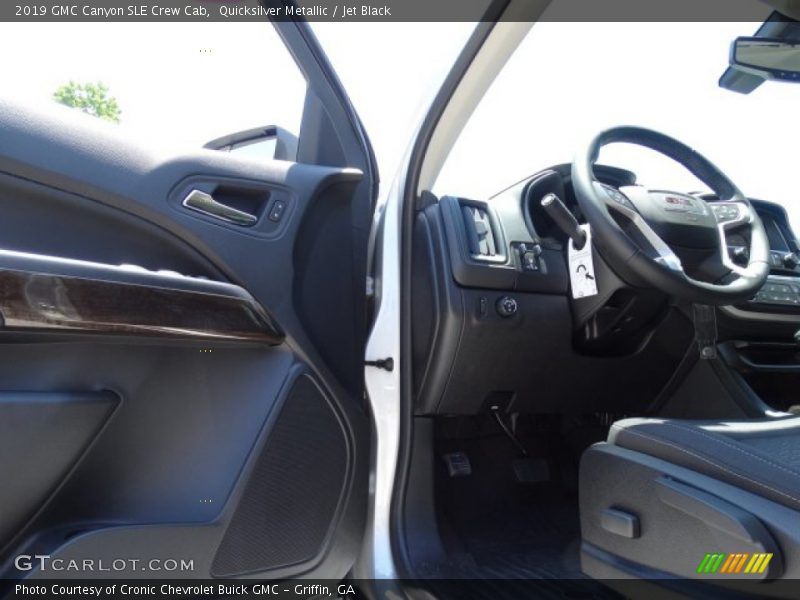 Quicksilver Metallic / Jet Black 2019 GMC Canyon SLE Crew Cab
